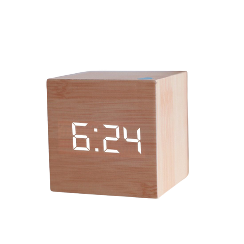 Réveil en bois clair cube